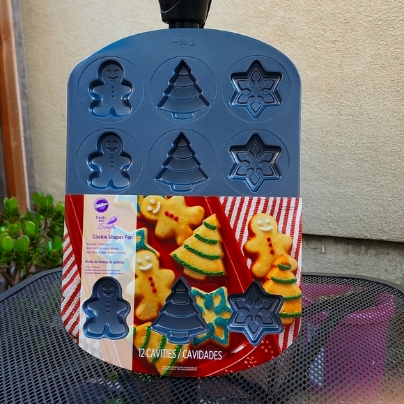Wilton Other - Wilton Christmas cookies 🍪 😋  sheet/ pan
